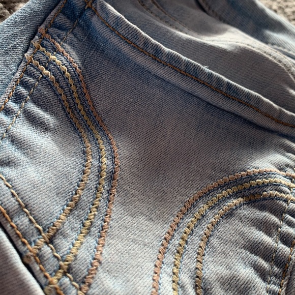 Light washed Hollister skinny jeggings, size 1L - Picture 5 of 9